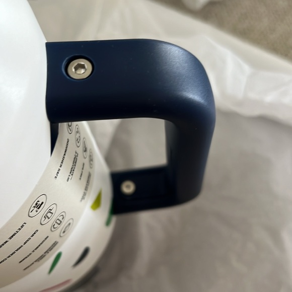 NWT Frost White Abstract Geos Stanley 40 oz Flowstate Tumbler with Clear Straw - Picture 8 of 9